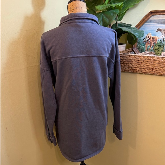 Button-Front Shacket Overshirt in Gray - Picture 4 of 7